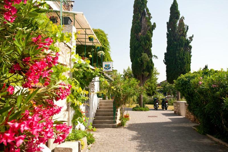 PAPE PUNAT apartmani i sobe Bagian luar foto