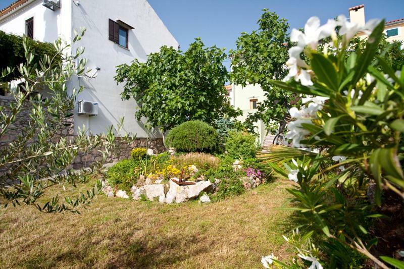 PAPE PUNAT apartmani i sobe Bagian luar foto